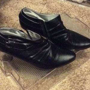 SOLD!!!!!    Black ankle boots
